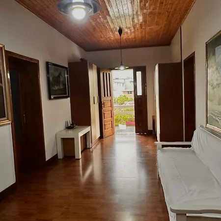 Grand House تيرانا