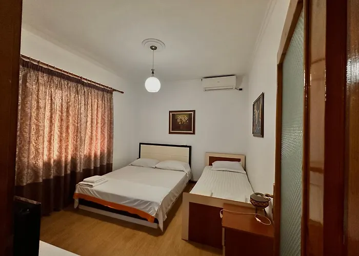 Grand House 公寓 地拉那